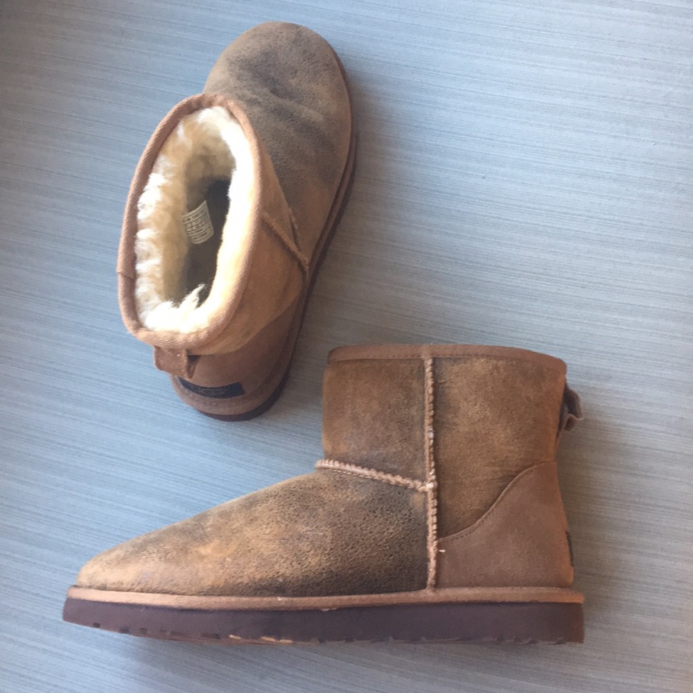 Uggs Classic Mini Bomber boots